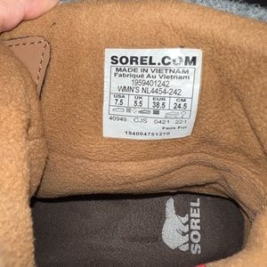 Sorel explorer waterproof boots 7.5